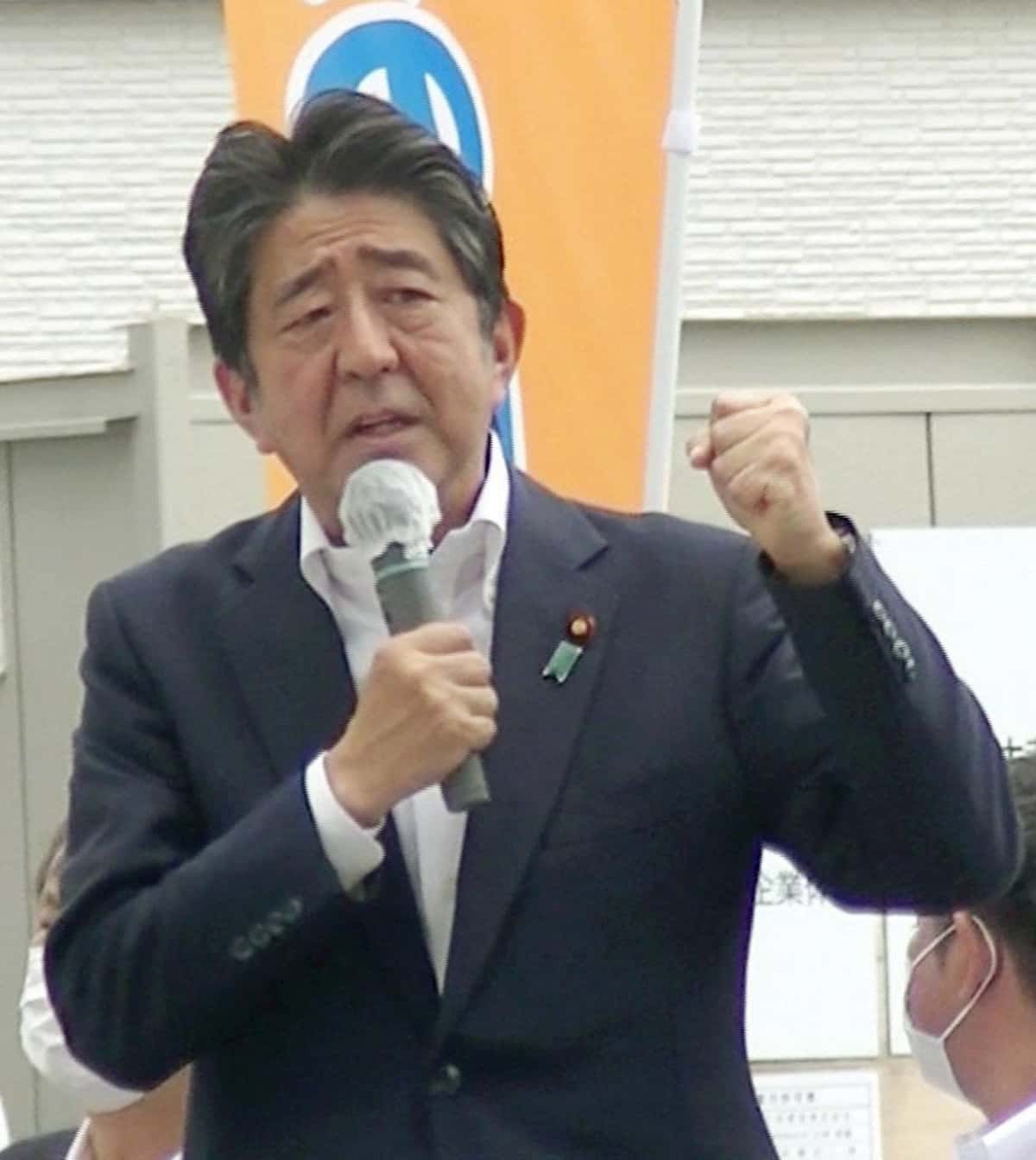 安倍晋三元首相が銃撃された際のマイクなど展示「回顧展」　クラファンで資金2千万円募る 寄付者には夫人のサイン等